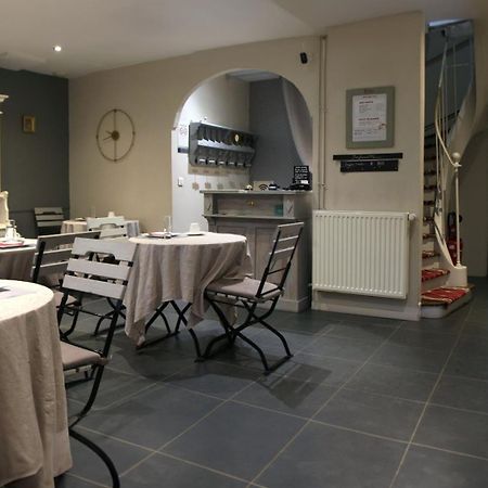 Hotel Saint Yves Nantes Bagian luar foto