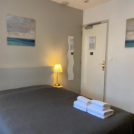 Hotel Saint Yves Nantes Bagian luar foto