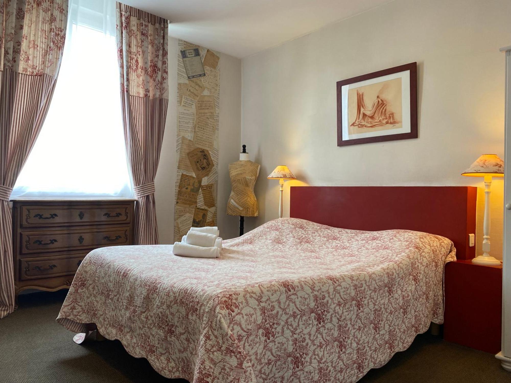 Hotel Saint Yves Nantes Bagian luar foto