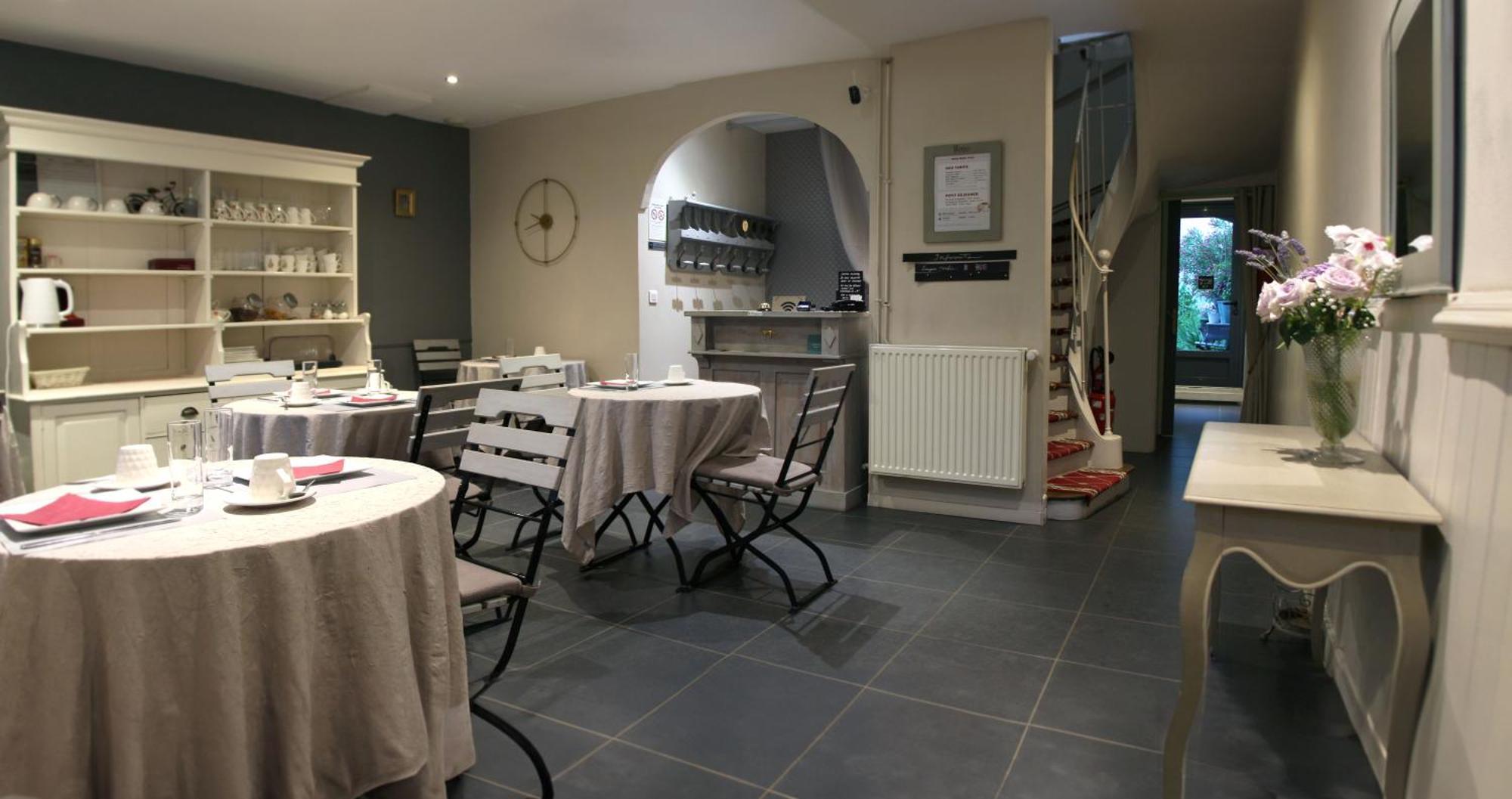 Hotel Saint Yves Nantes Bagian luar foto