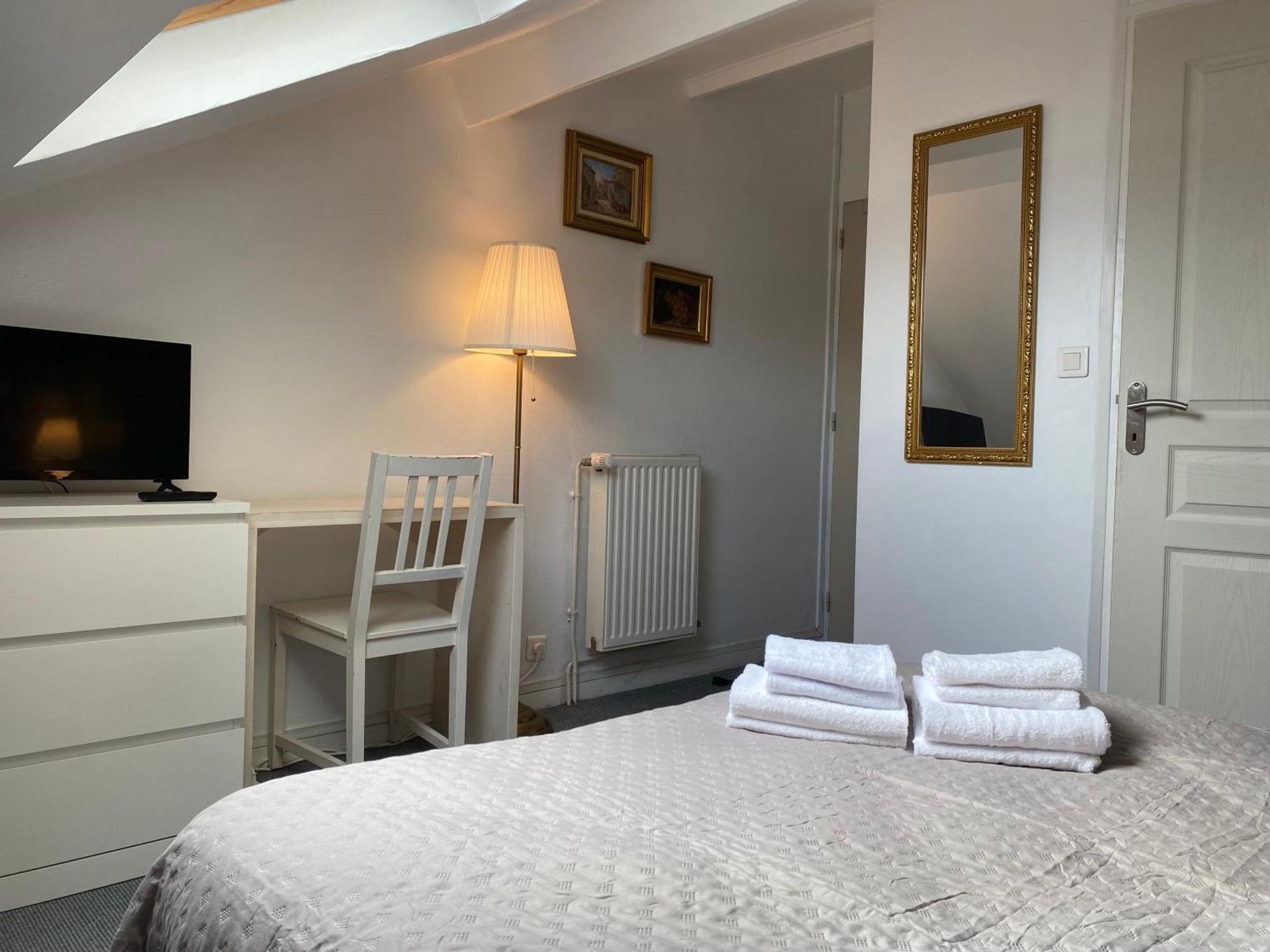 Hotel Saint Yves Nantes Bagian luar foto