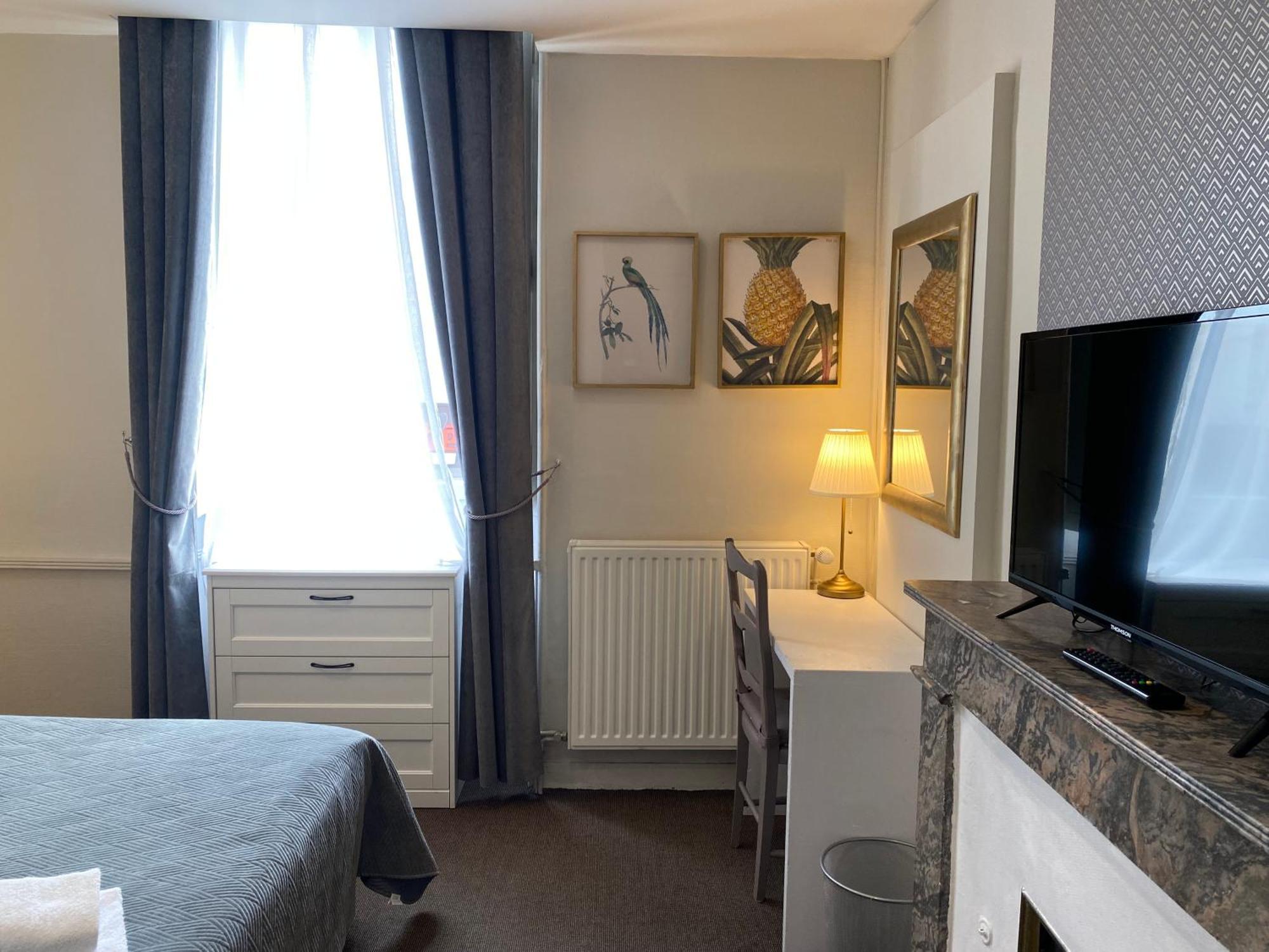 Hotel Saint Yves Nantes Bagian luar foto