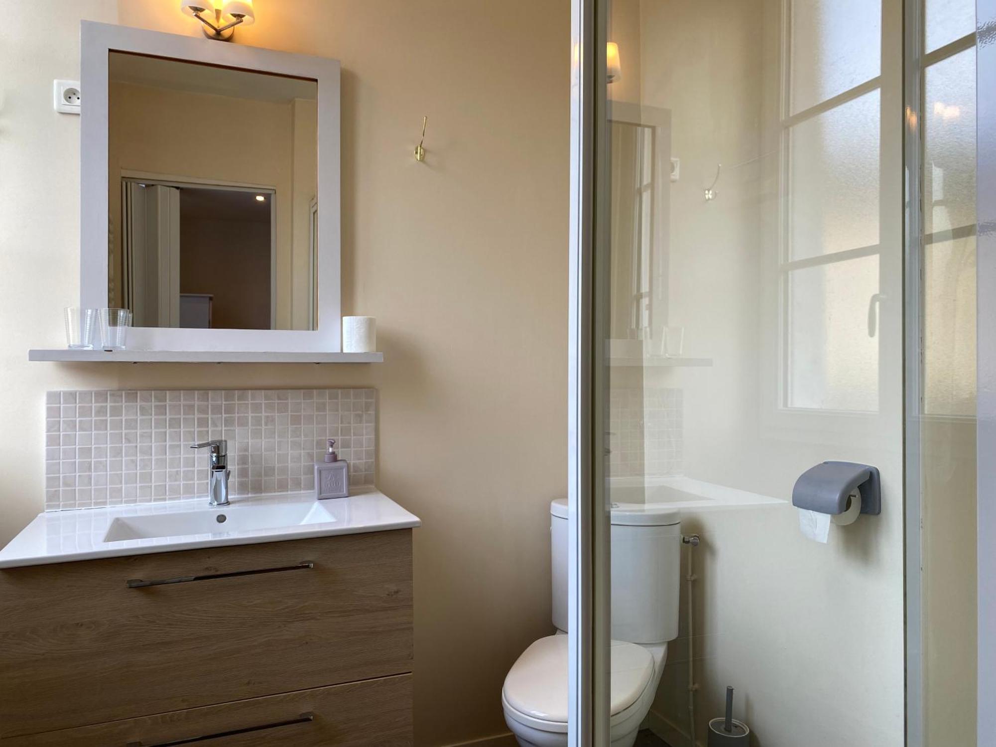 Hotel Saint Yves Nantes Bagian luar foto