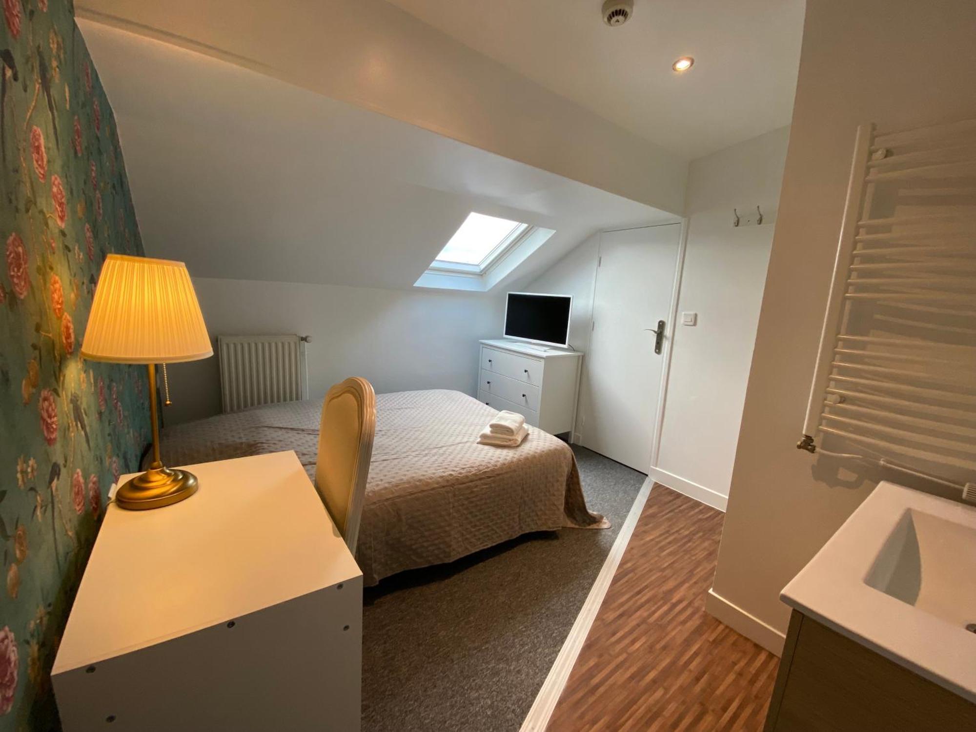 Hotel Saint Yves Nantes Bagian luar foto