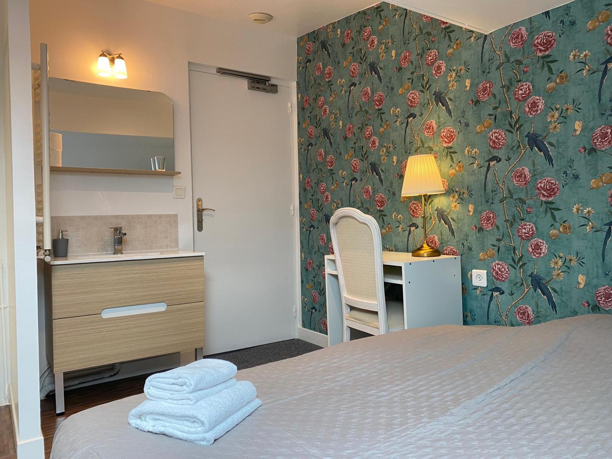 Hotel Saint Yves Nantes Bagian luar foto