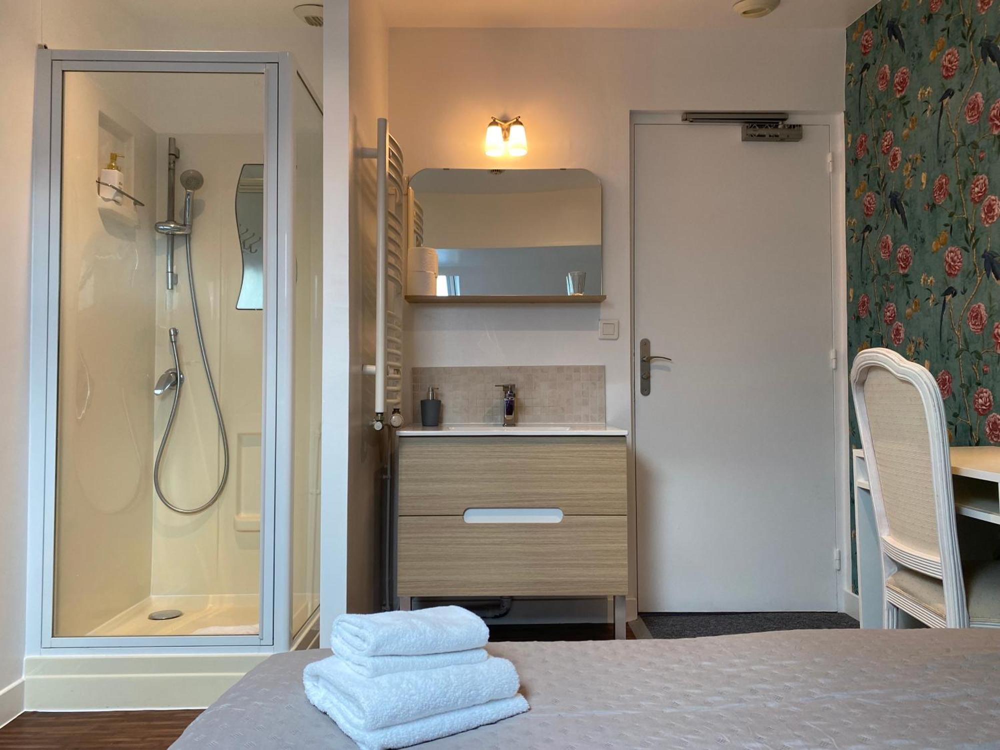 Hotel Saint Yves Nantes Bagian luar foto