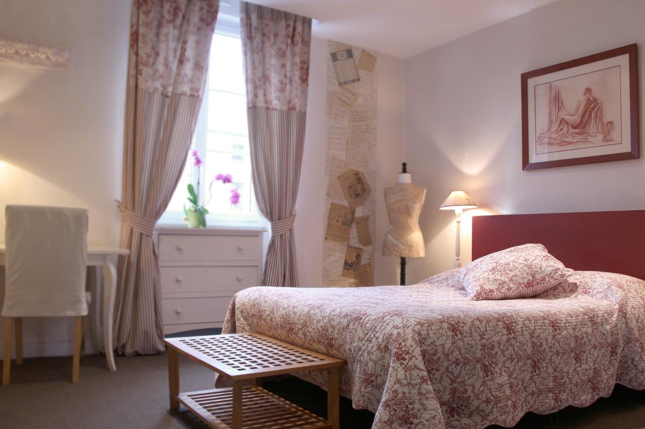 Hotel Saint Yves Nantes Bagian luar foto