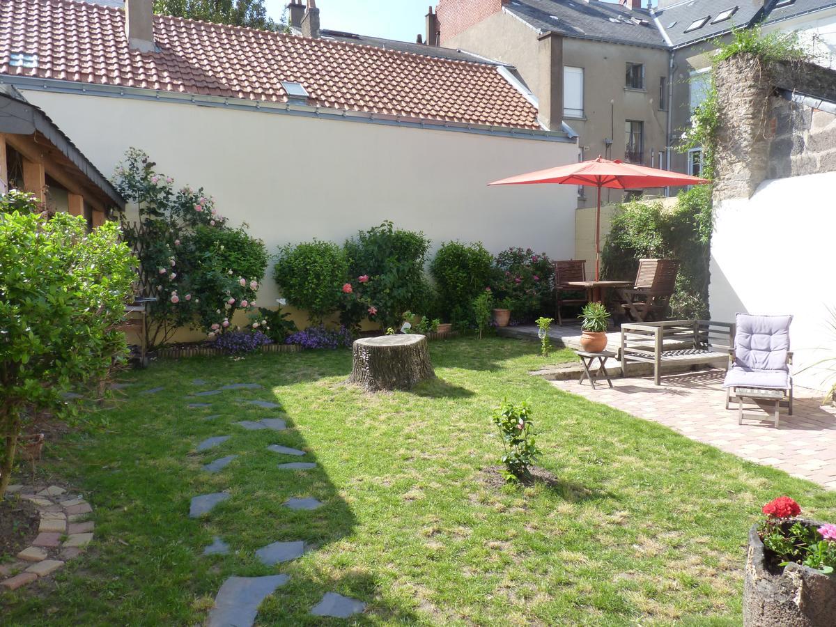 Hotel Saint Yves Nantes Bagian luar foto